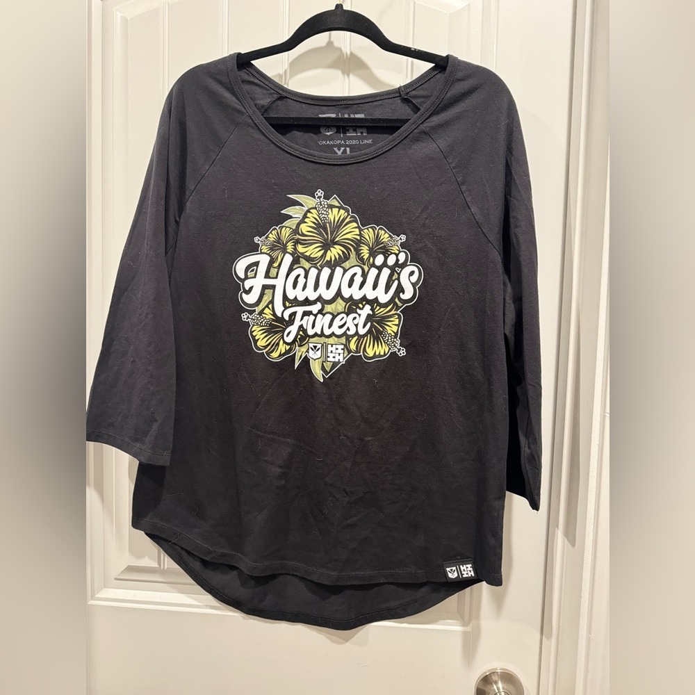 Hawaii’s Finest Women’s tees- New- never been worn! Size XL.